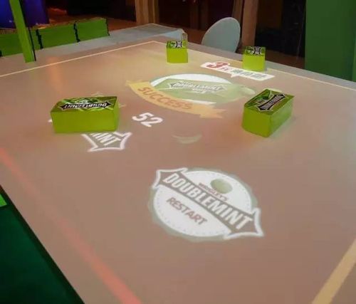 数享文化 用AR创意广告将普通桌子变身为绿箭游戏现场